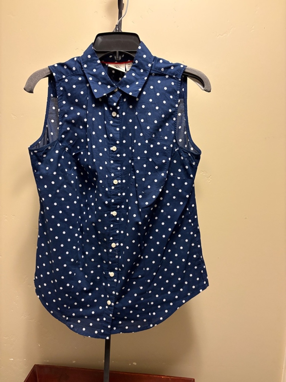 St John’s Bay sleeveless button up blouse